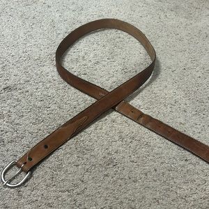 Men’s Silver Creek brown leather belt size 52 in good used condition